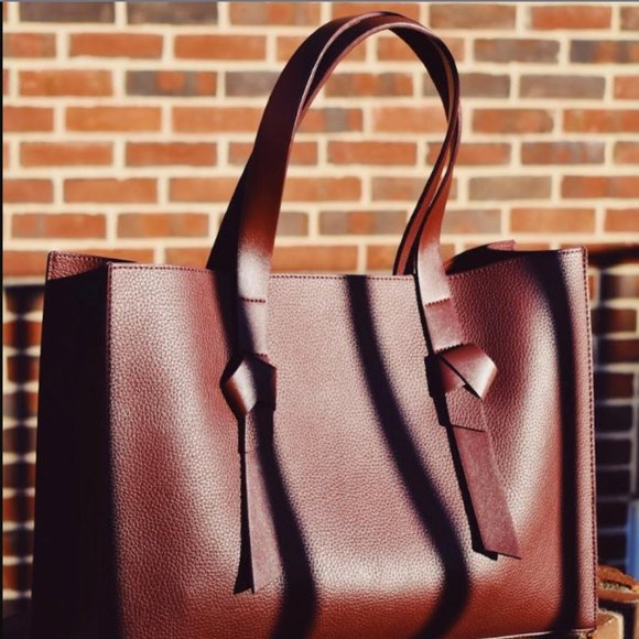Rachel Zoe Handbags - the take-it-anywhere tote // rachel zoe collection